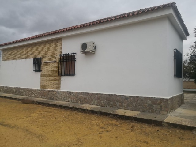 Casa en venta con 145 m2, 4 dormitorios  en Carmona, EL SOCORRO