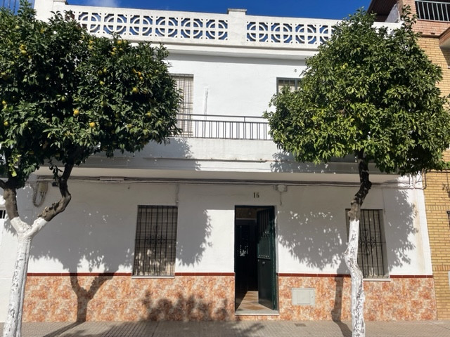 Casa en venta con 214 m2, 5 dormitorios  en La Rinconada 
